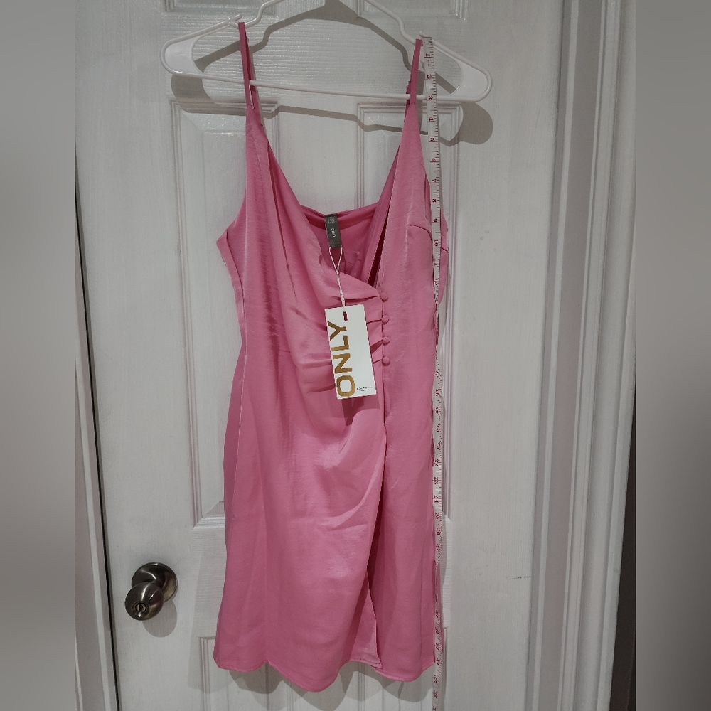 Pink dress - Picture 5 of 7
